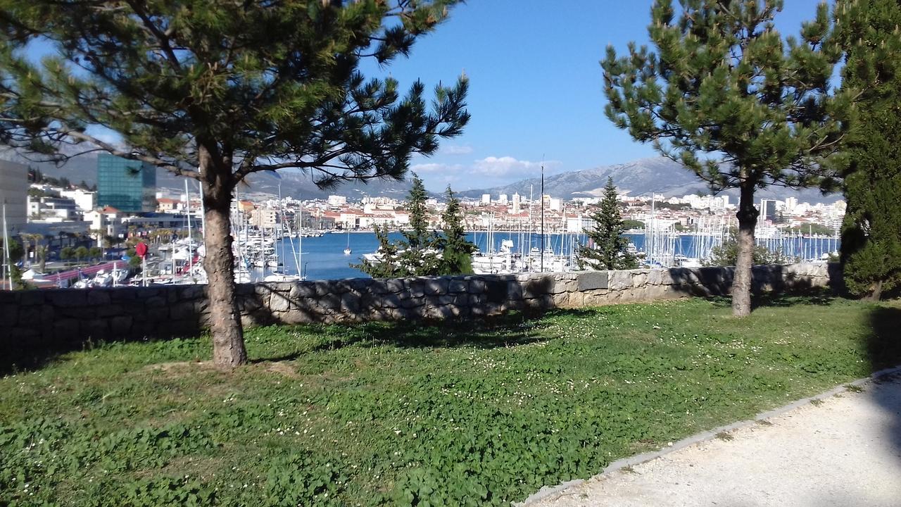 Apartment Apartments Crvena Orhideja
