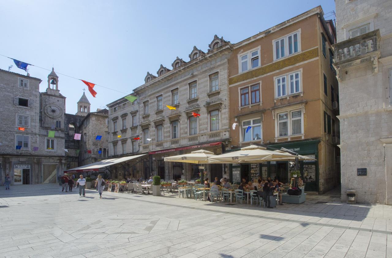 Old Square View * Split