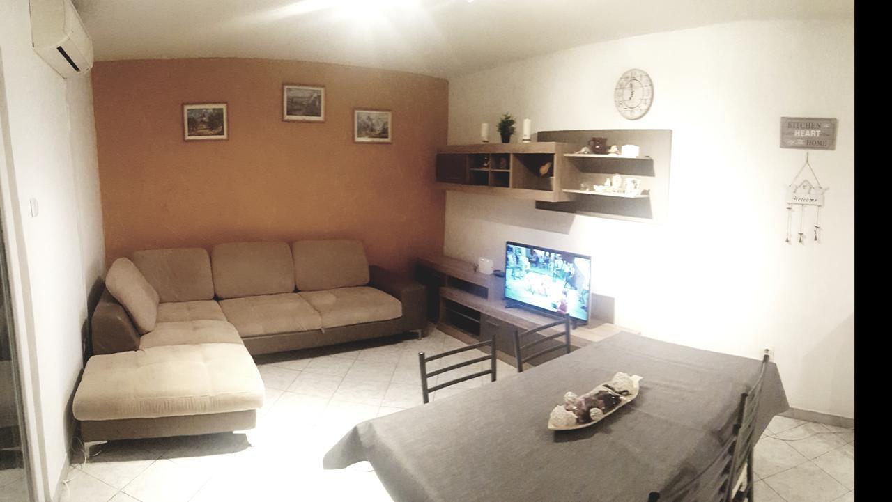 Apartment 4 Kilometar To Centar