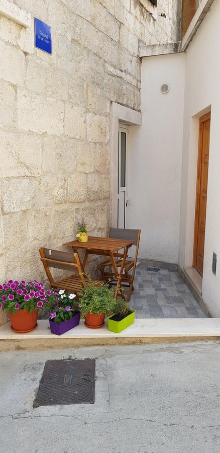 Heritage Stone Apartment *