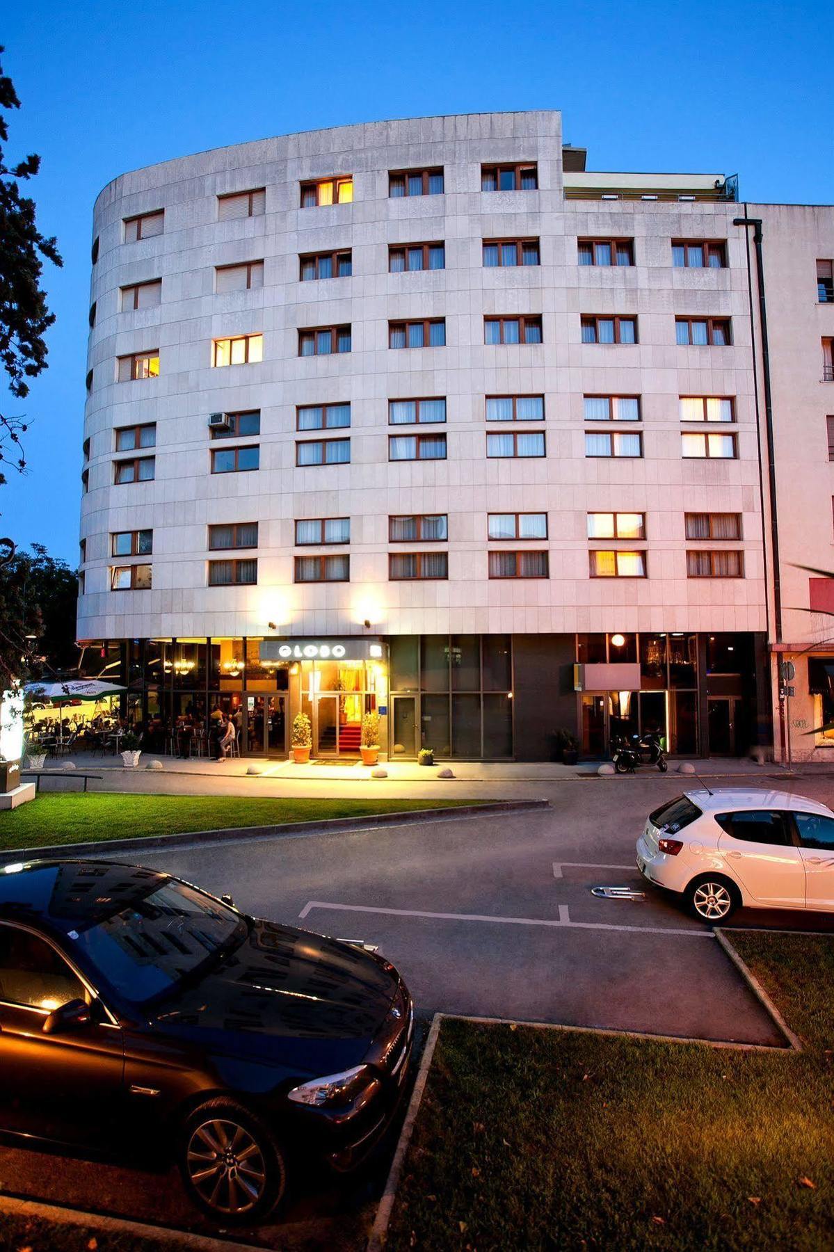 Globo Hotel 4*