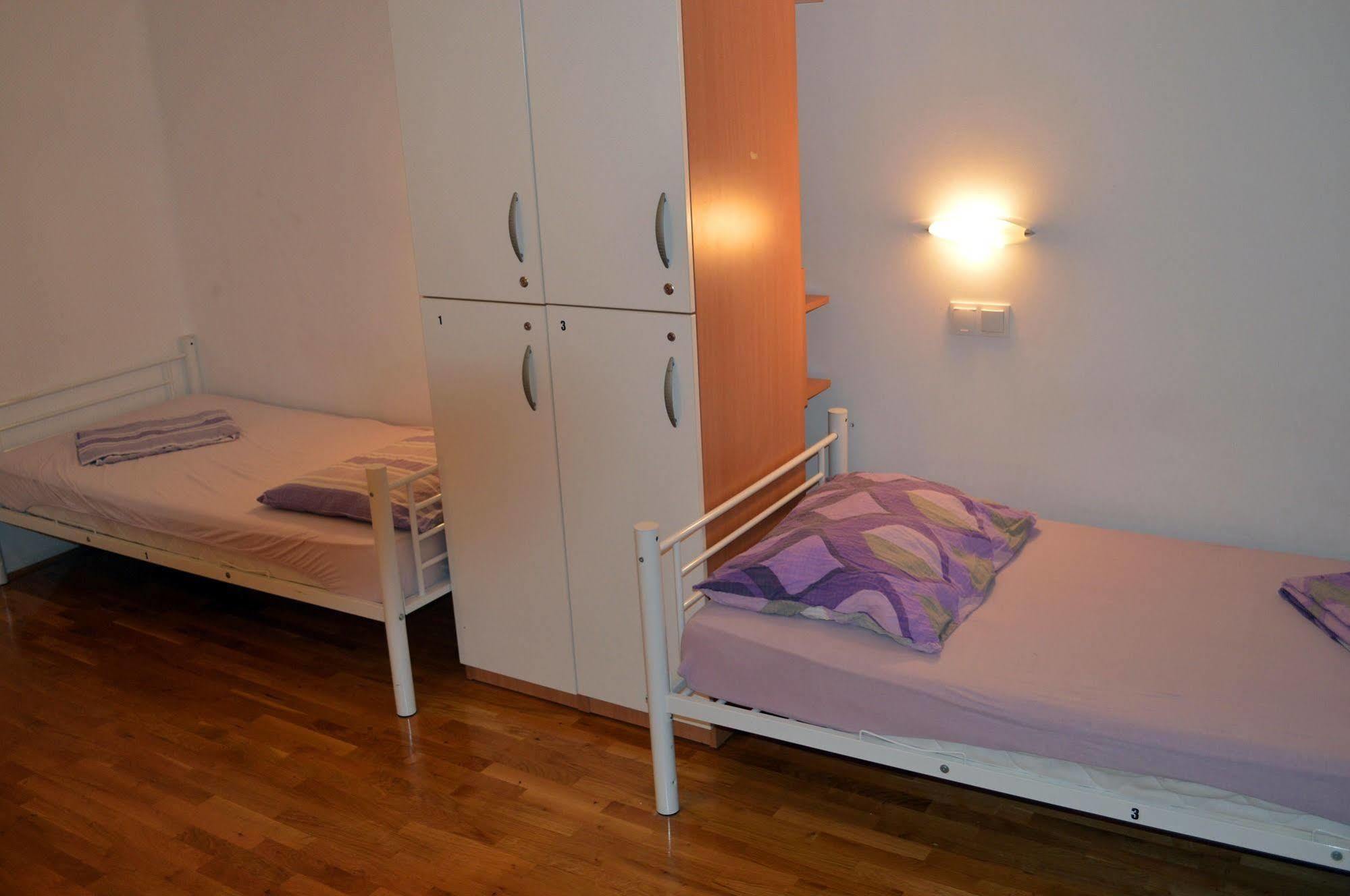 Hostel Backpackers 2