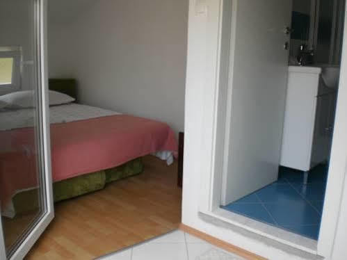 Mima Hotel 2*