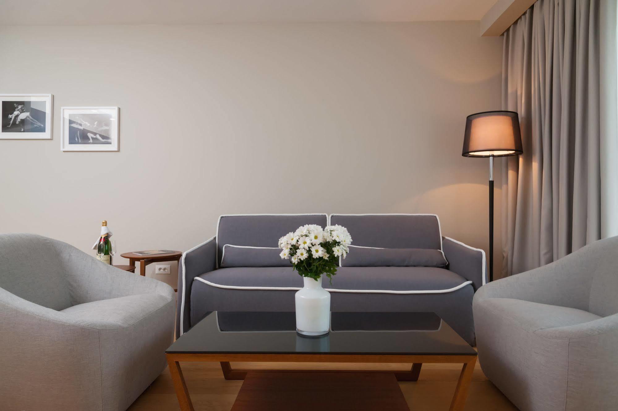 By Vestibul Palace Aparthotel 4*
