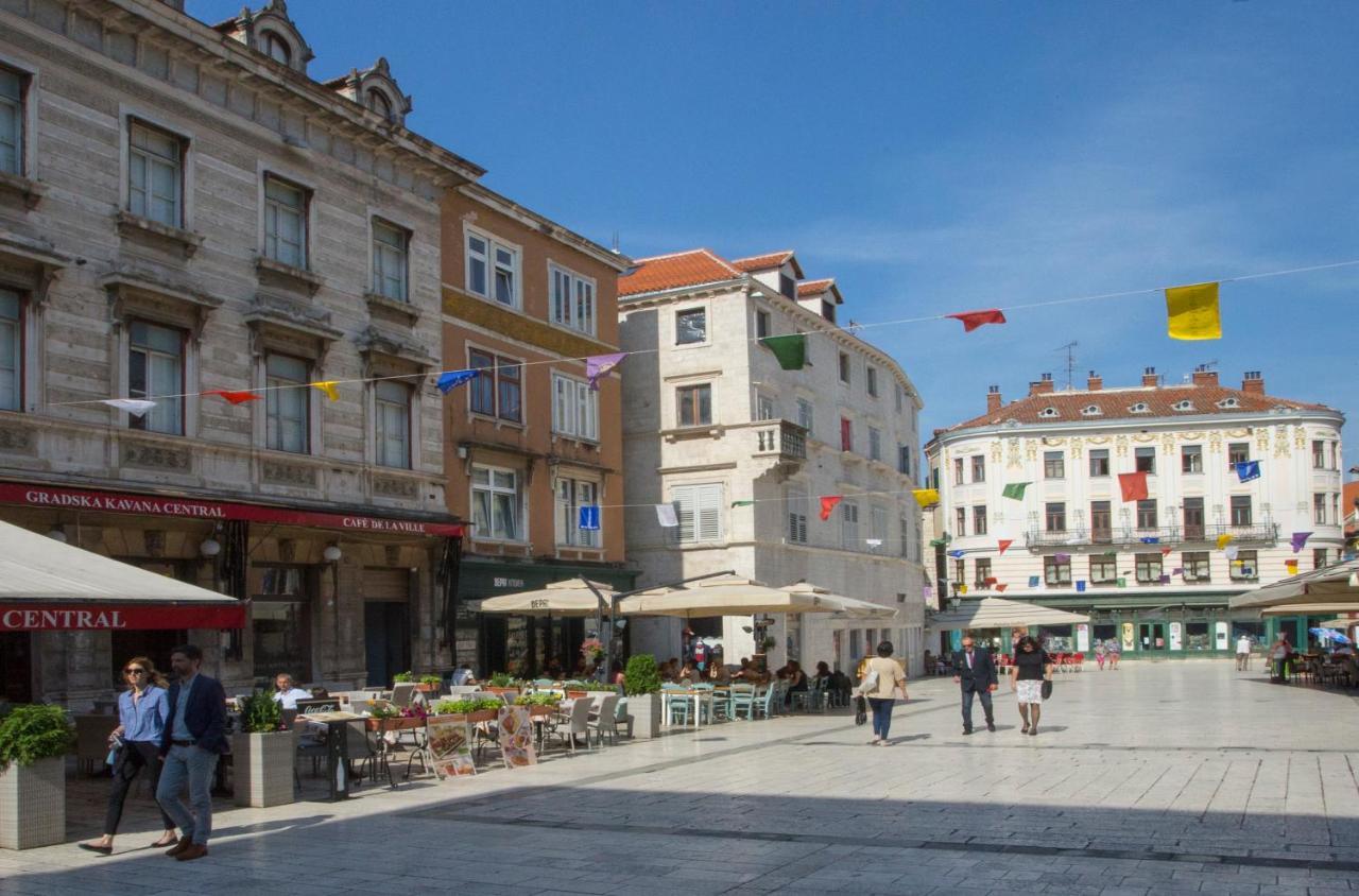 Old Square View * Split