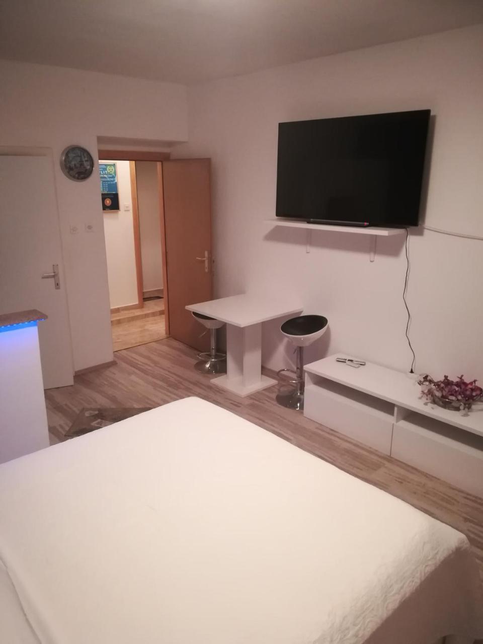 And Stambuk Guest house
