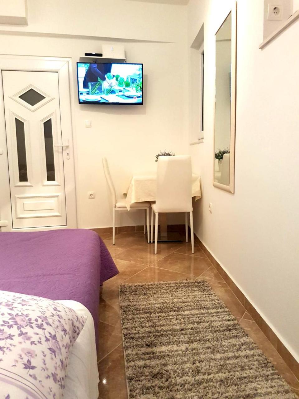 Ivana With Private Bathroom - Center Of Gasthof *