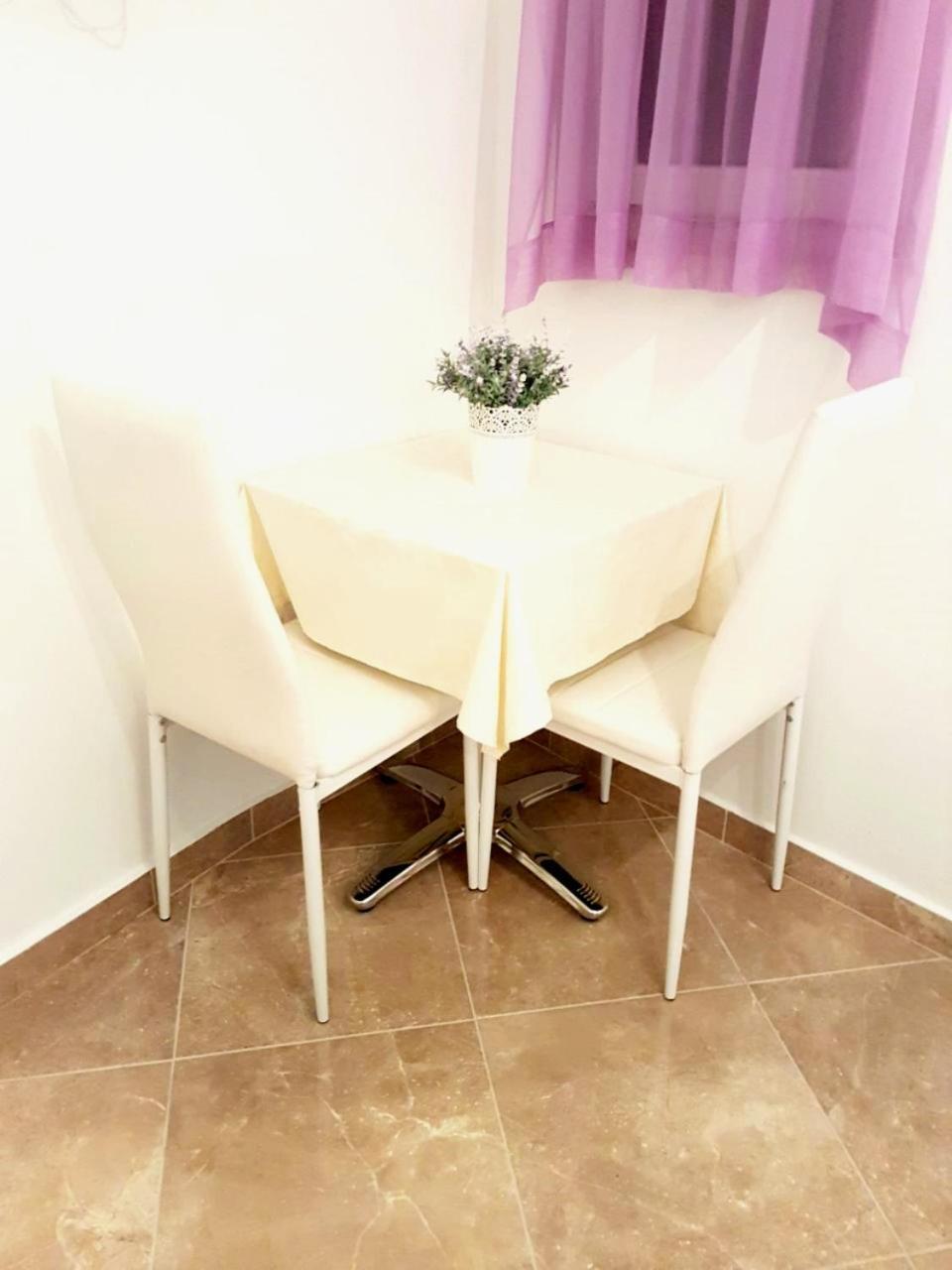 Ivana With Private Bathroom - Center Of Gasthof *