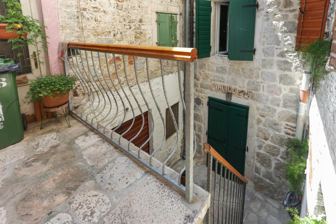 Salvezani