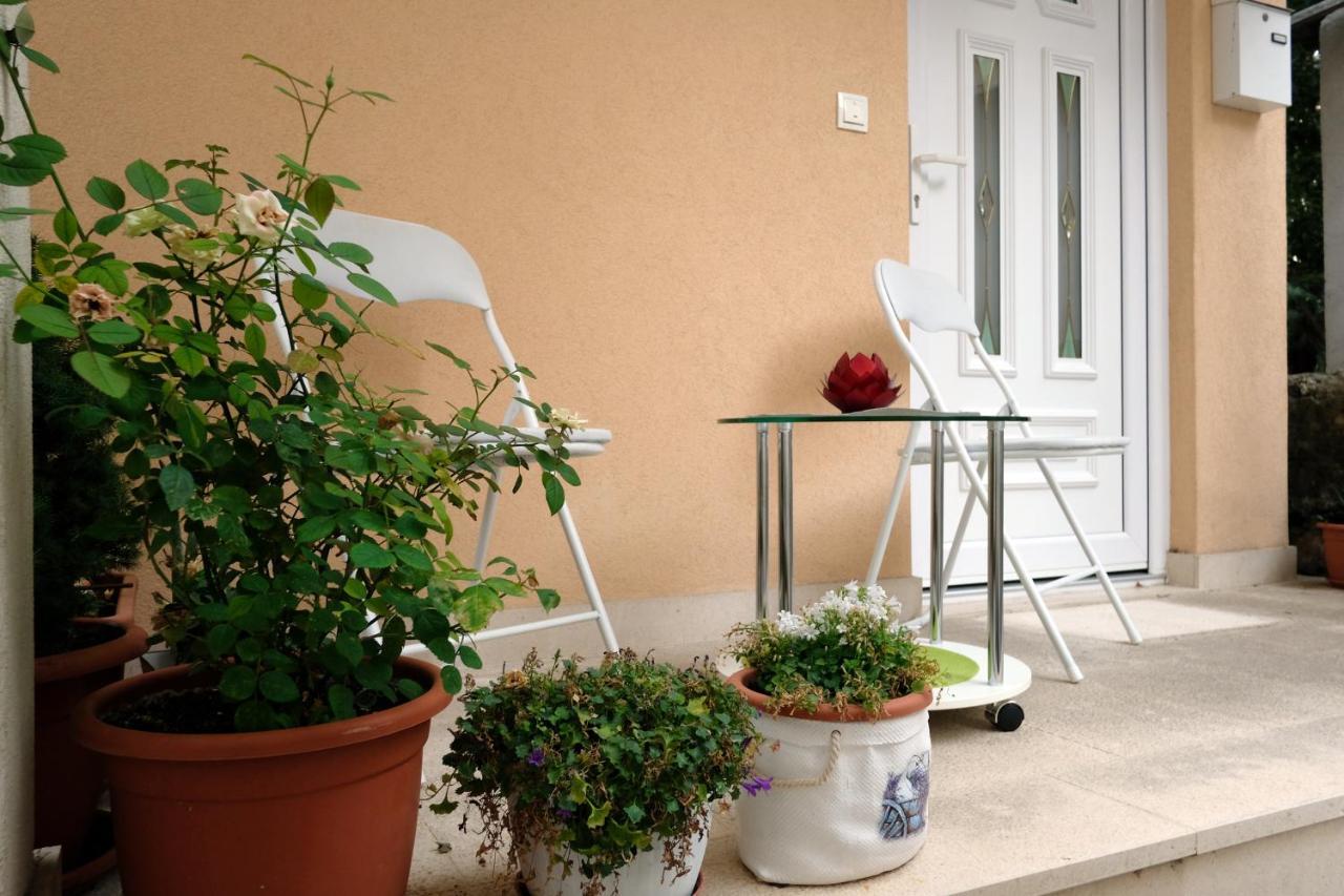 Apartment Ante Split