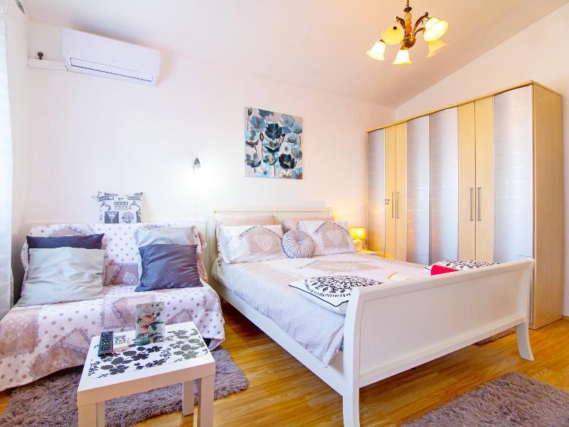 Dujo Apartment *