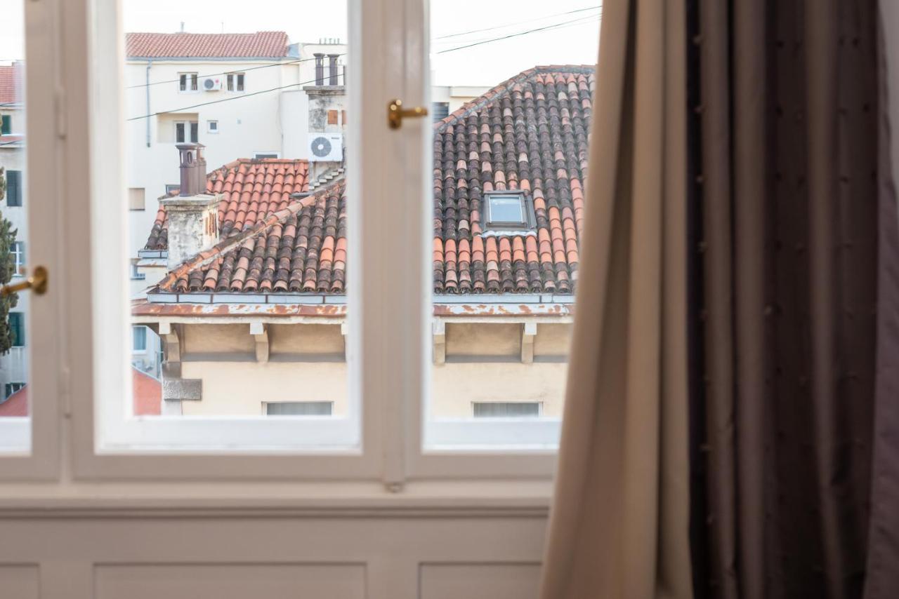 Acomodação com café da manhã  Metropole Luxury 4*