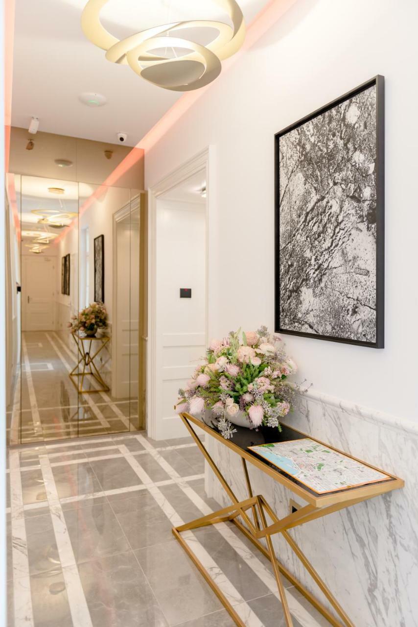 Luxury L'avenue