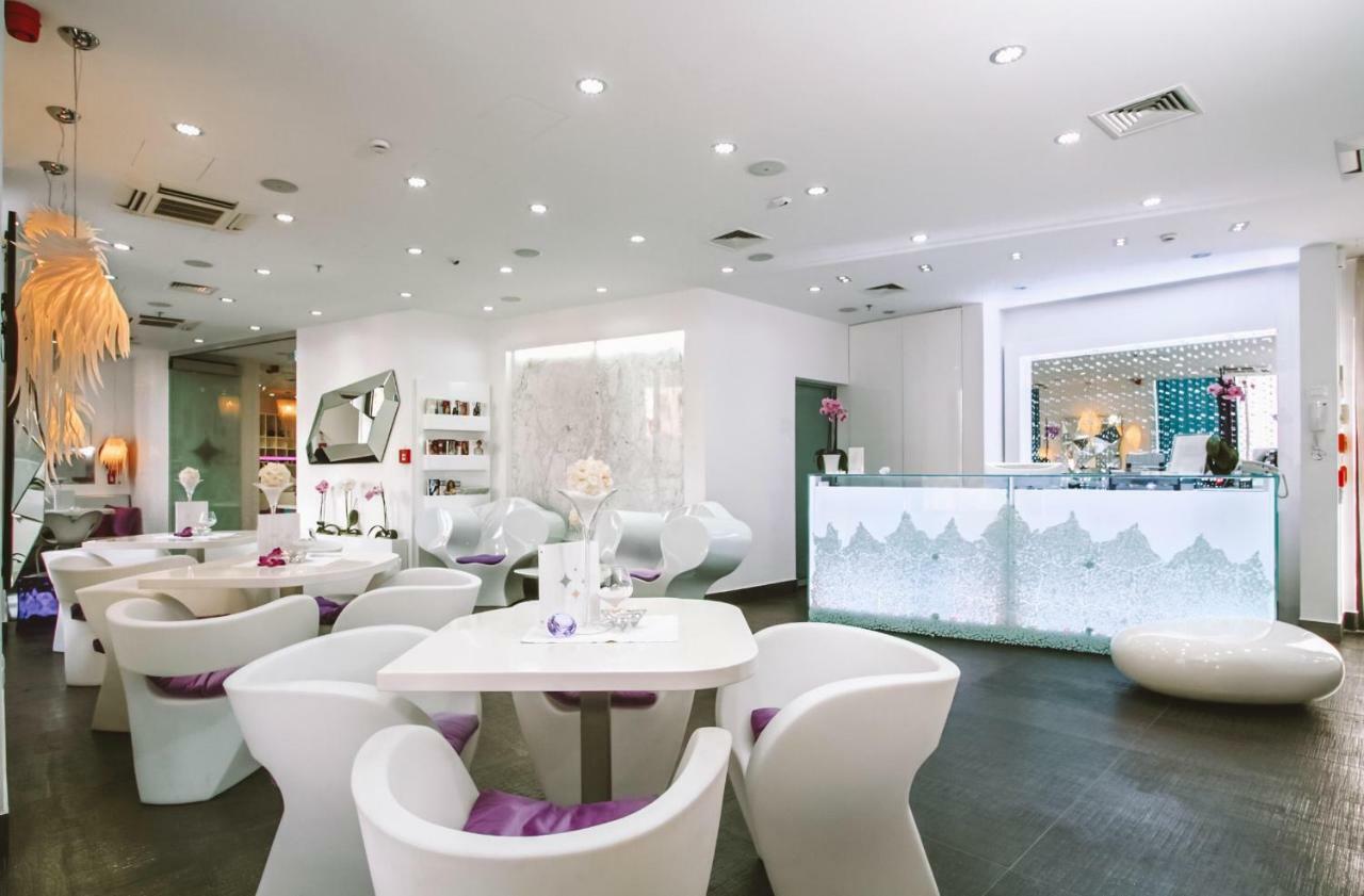 Luxe Hotel 4*