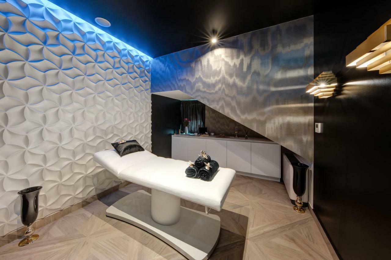 Posh Luxury Apartment