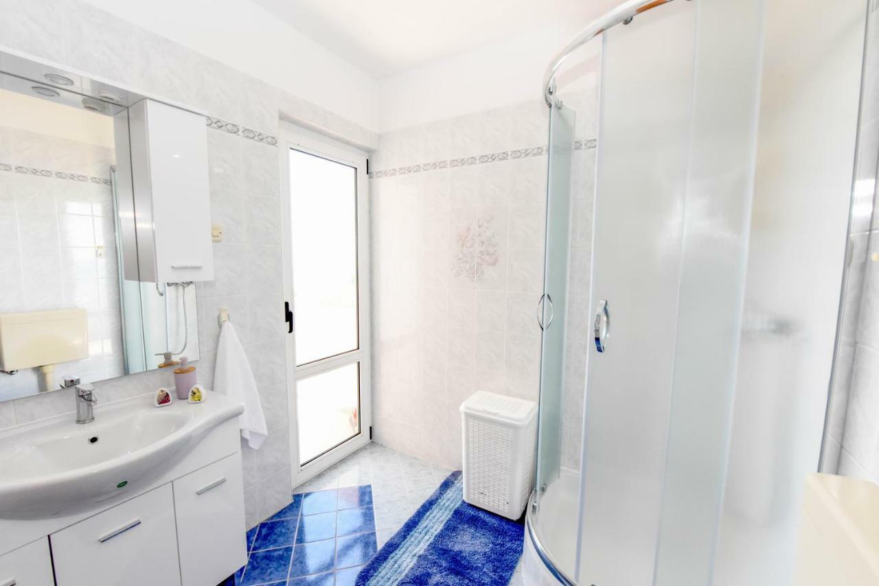 Donella Apartment *