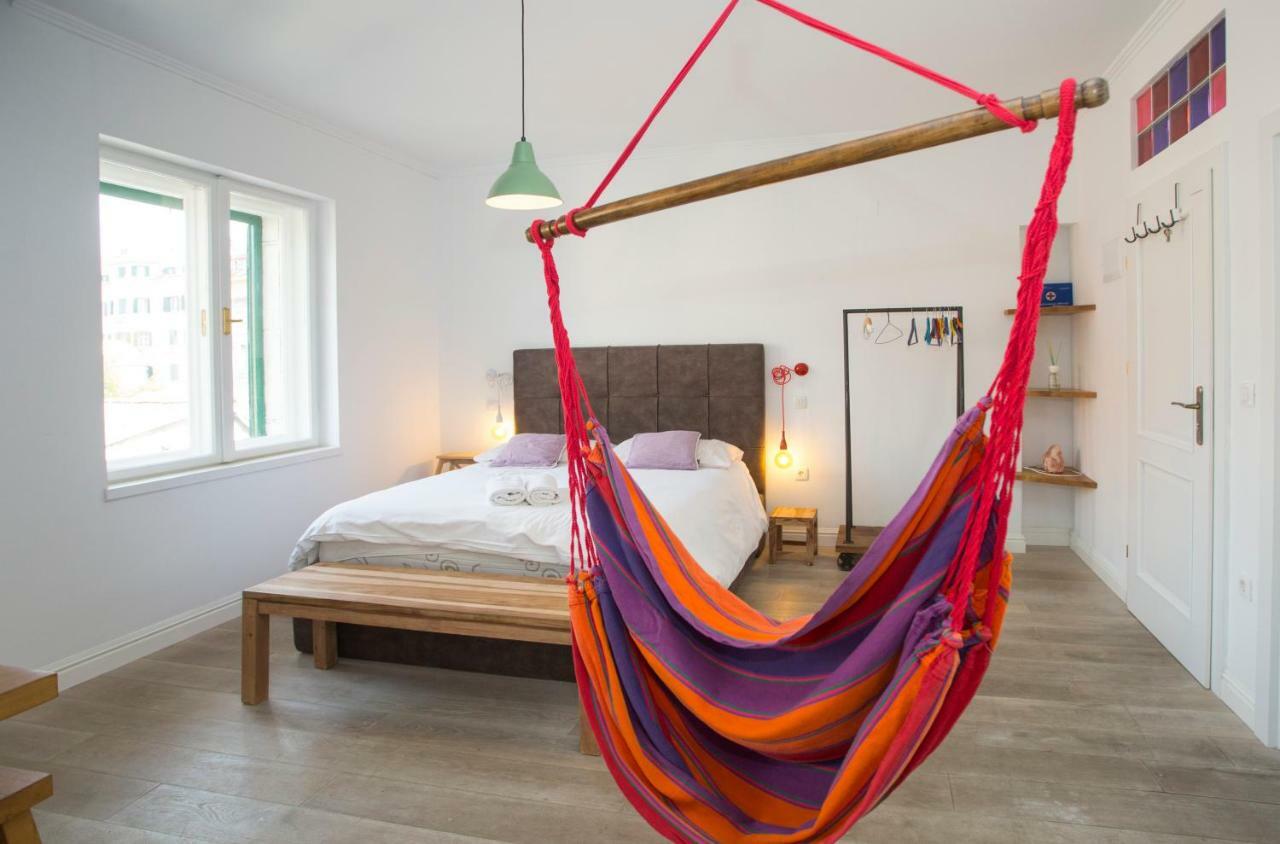 Central Chic And Cozy