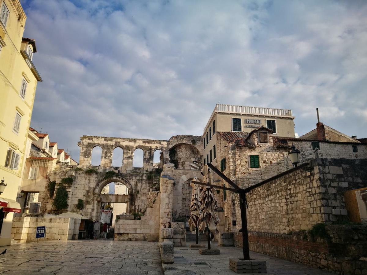 Studio Sfinga In The Heart Of Diocletian's Palace Apartman *