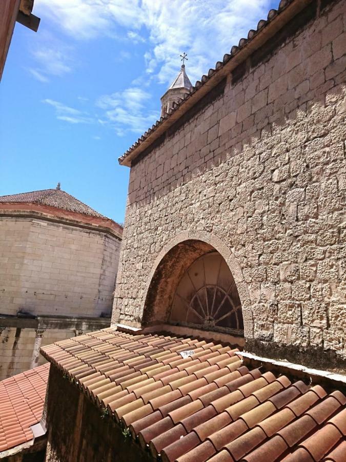 Studio Sfinga In The Heart Of Diocletian's Palace Apartman