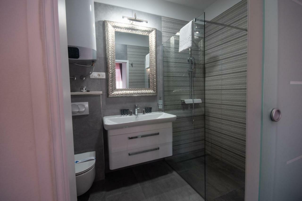 Center Luxury 3