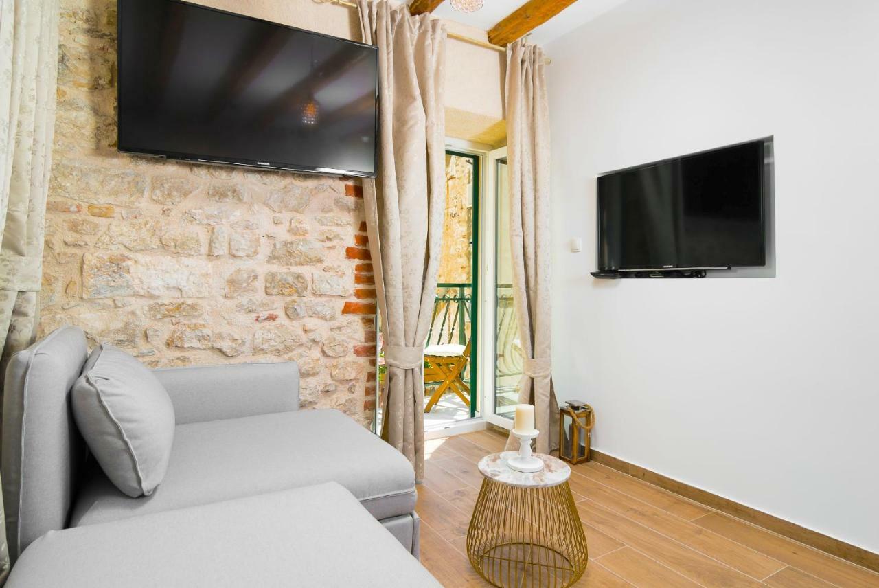 Lux Aurelius In Centre Old Town 2*