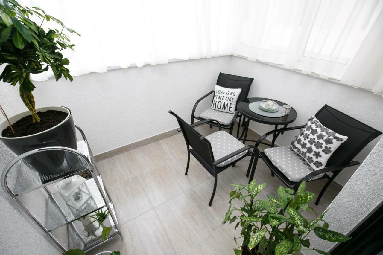 Golden Place Appartement *