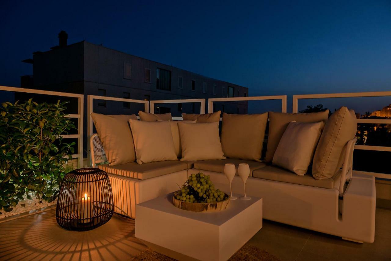 The Pleasurist - With Private Heated Pool And Terrace Split