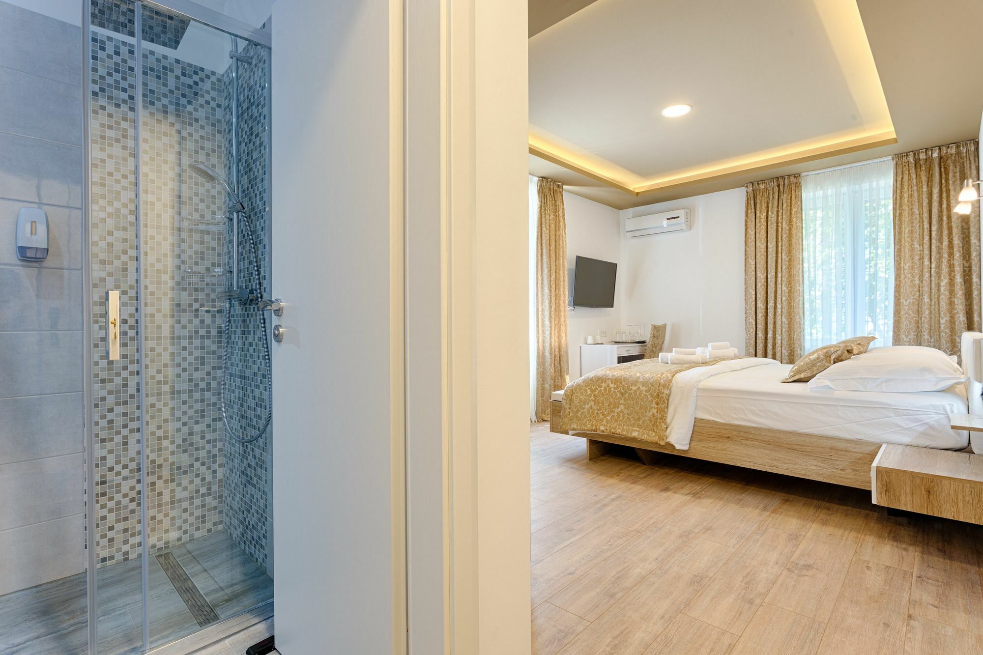 Luxury Floramye 4* Split