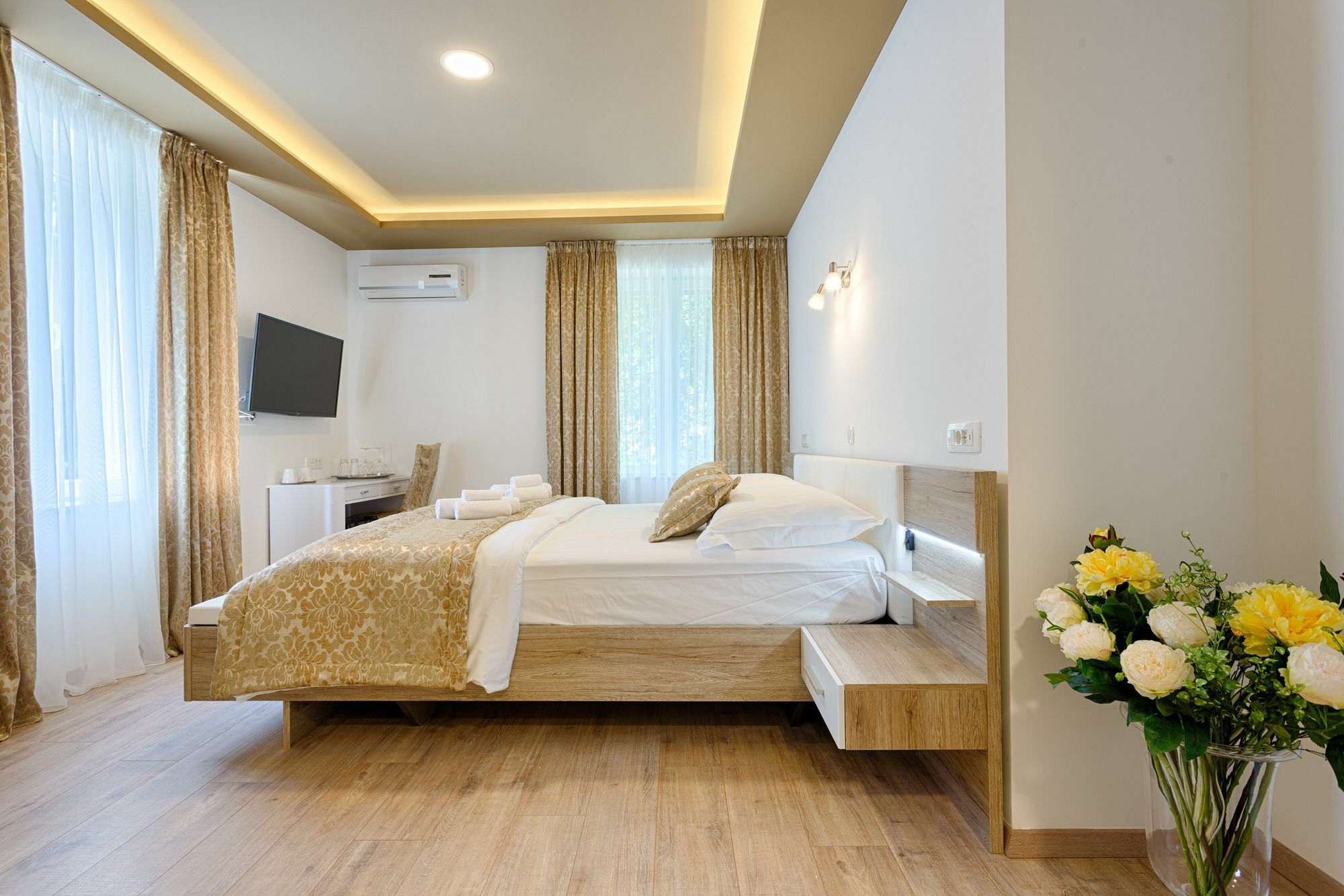 Luxury Floramye Split