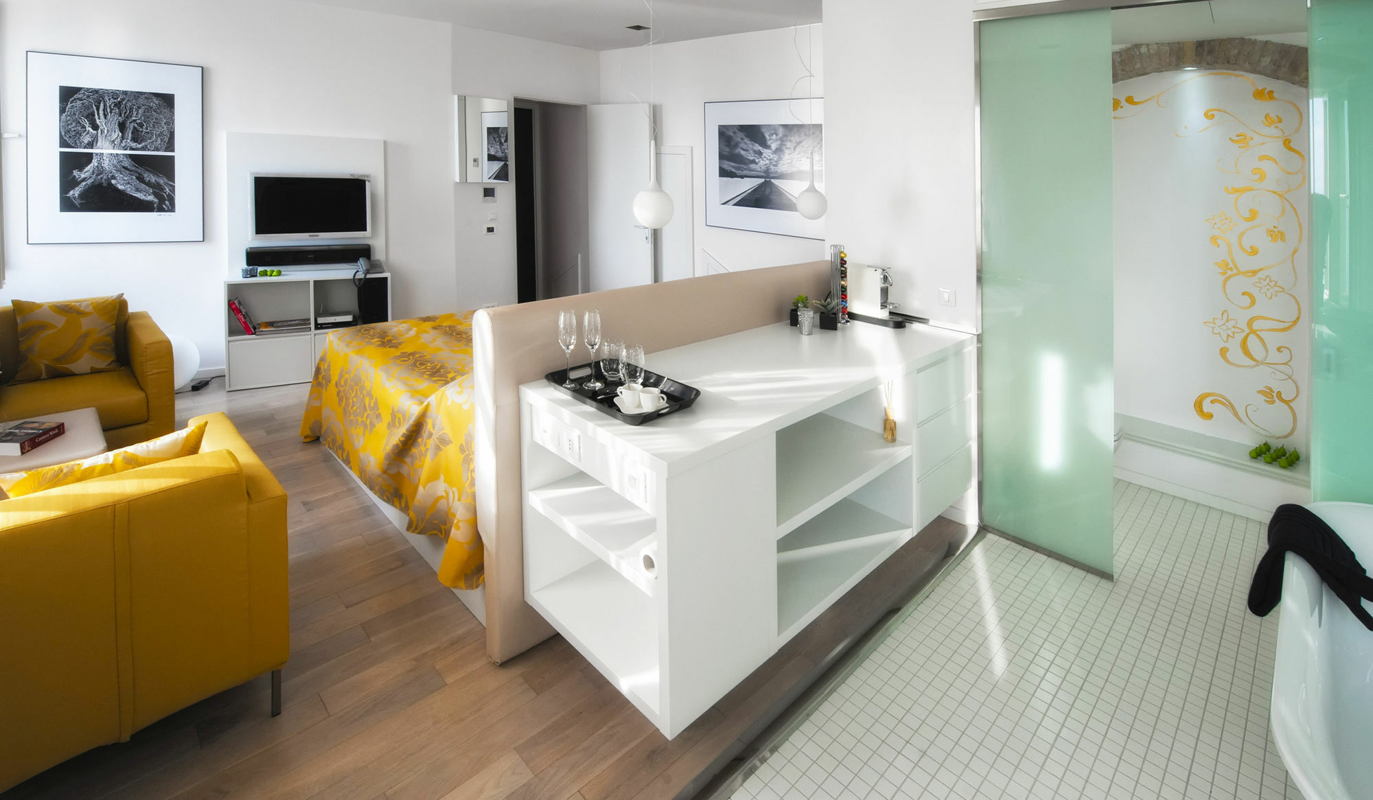 Riva Luxury