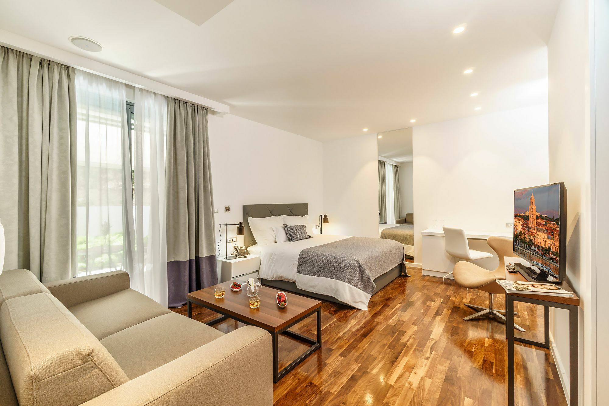 Bed & Breakfast Oasis Life Split
