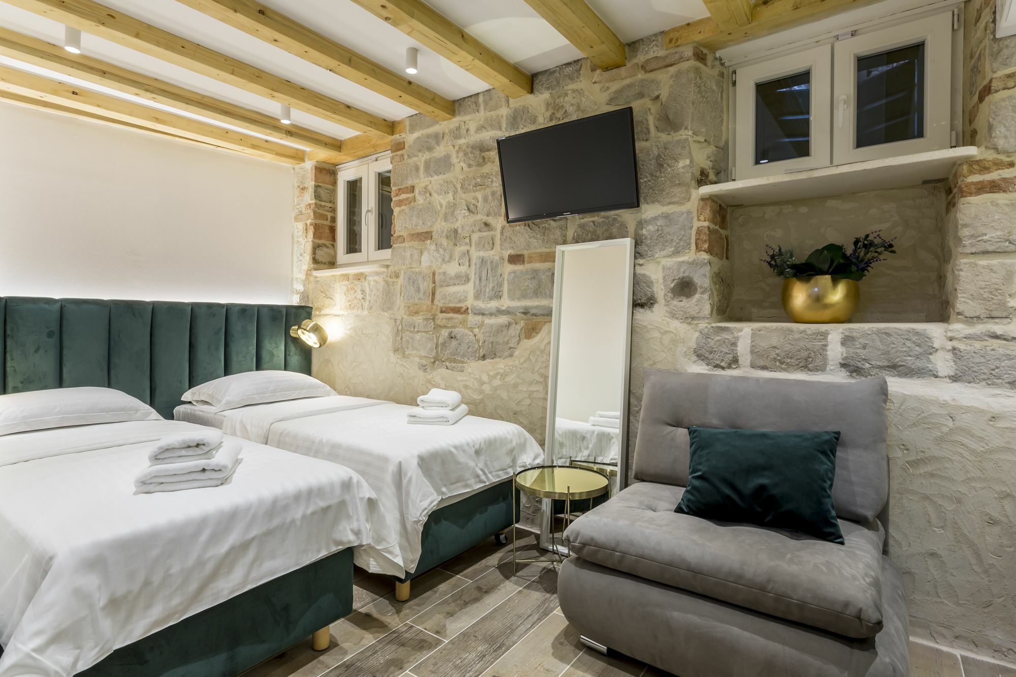 Miara Luxury