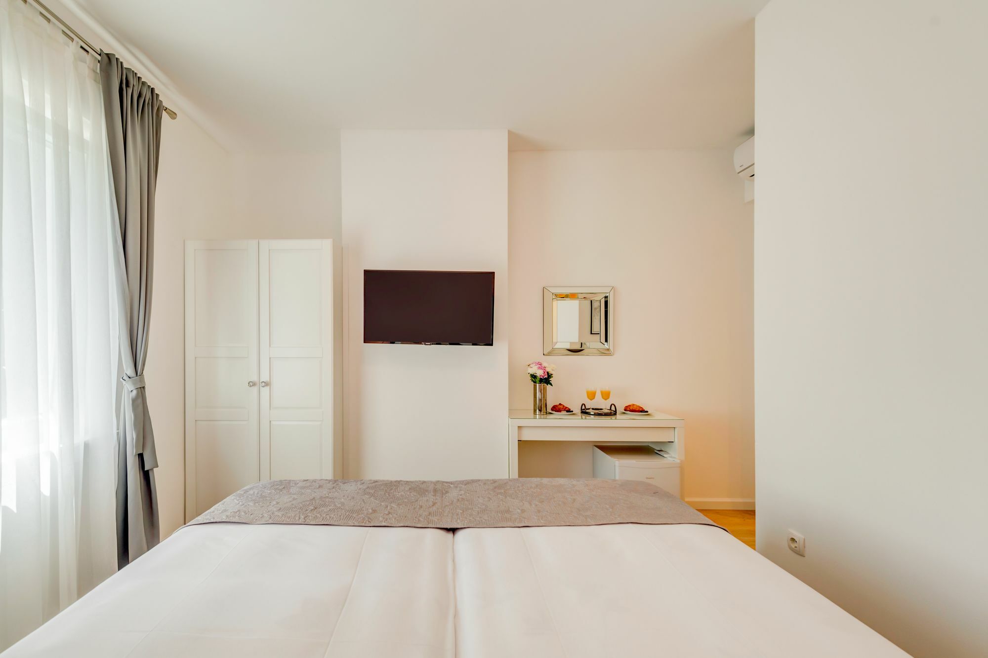 Capital And Guest house Split