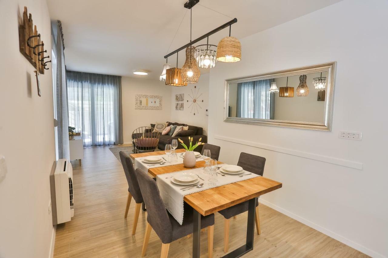 Luxury Urban With Jacuzzi Apartment *