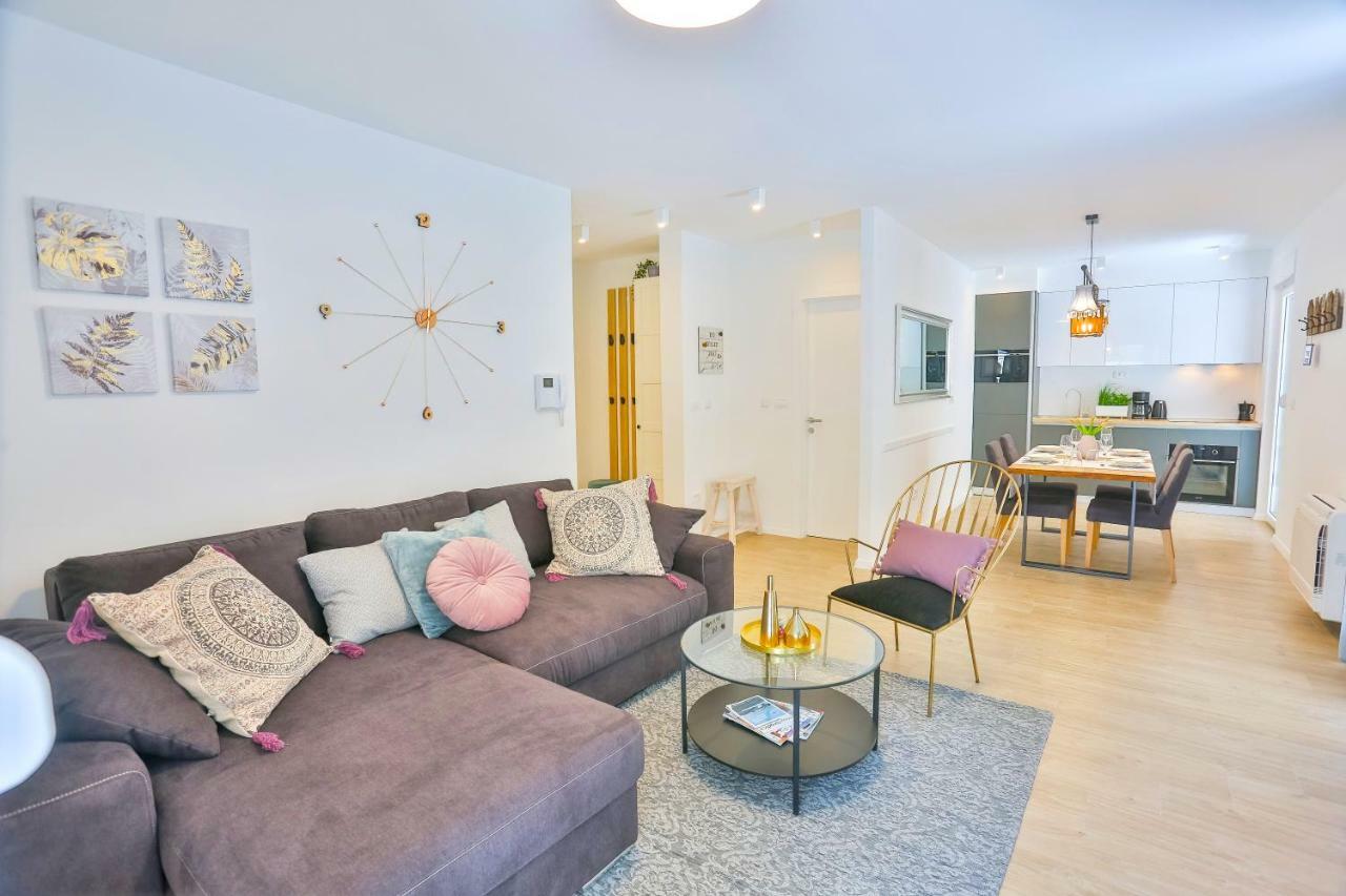 Luxury Urban With Jacuzzi Apartment Split