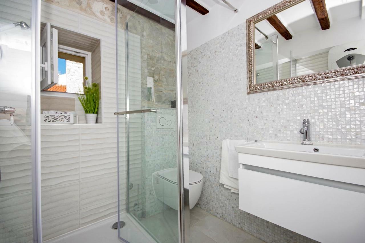 Kika Luxury Oldtown Apartment Split