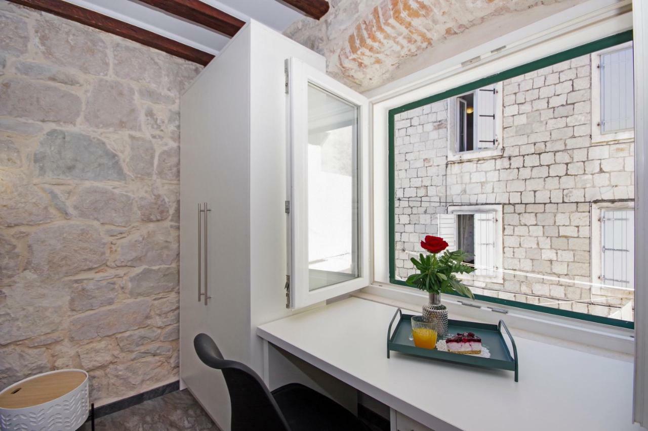 Apartment Bonbon Old Town Private En-suite Split