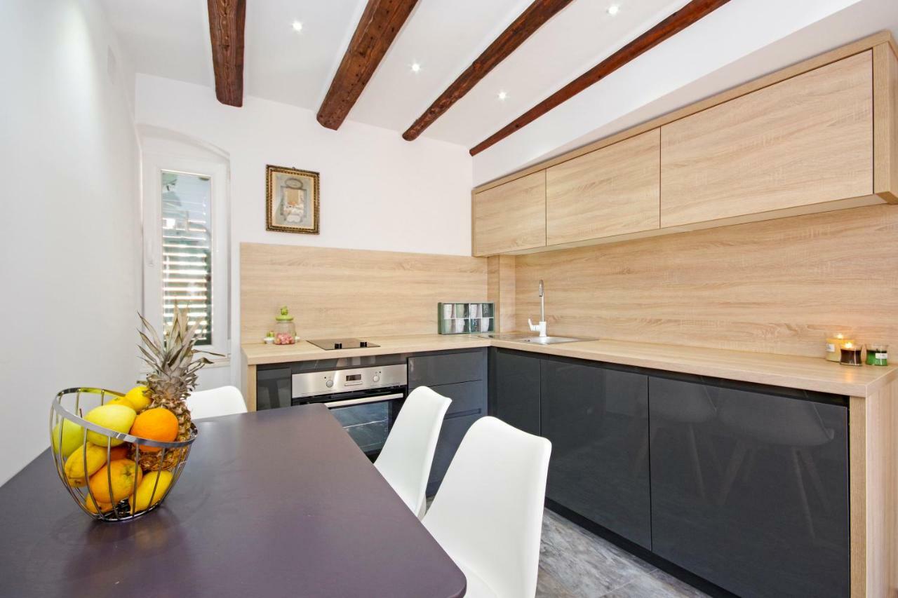 Apartment Kika Luxury Oldtown Split