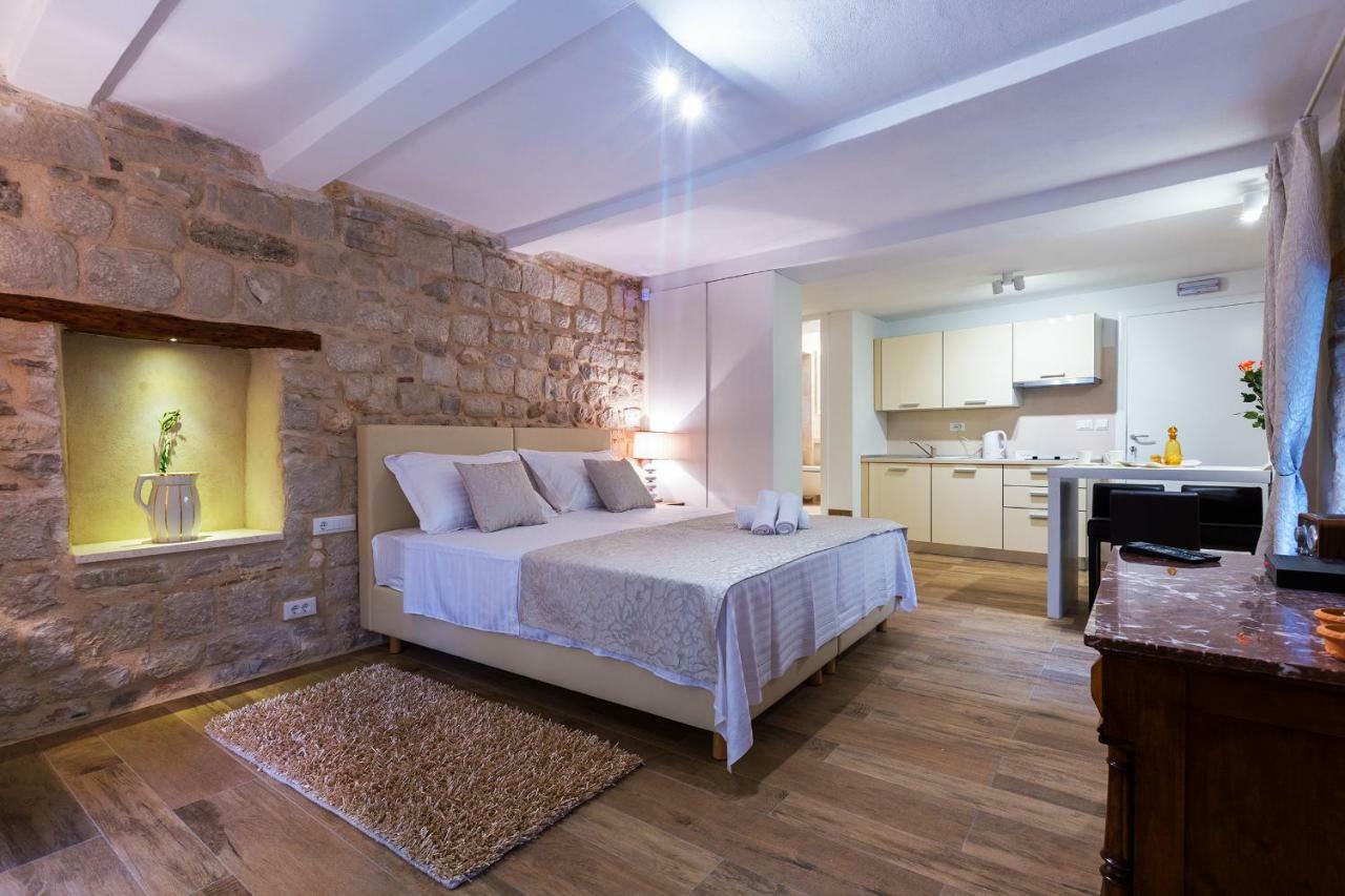 & Dujam Guest house