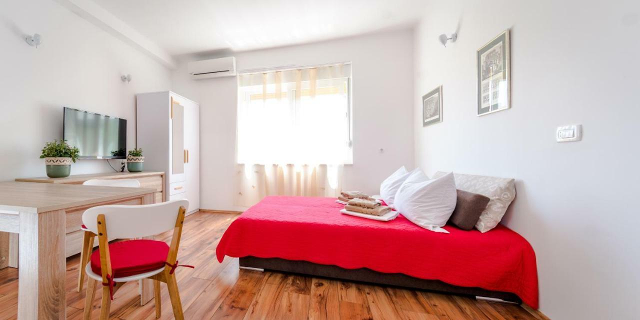 Yoe Apartman