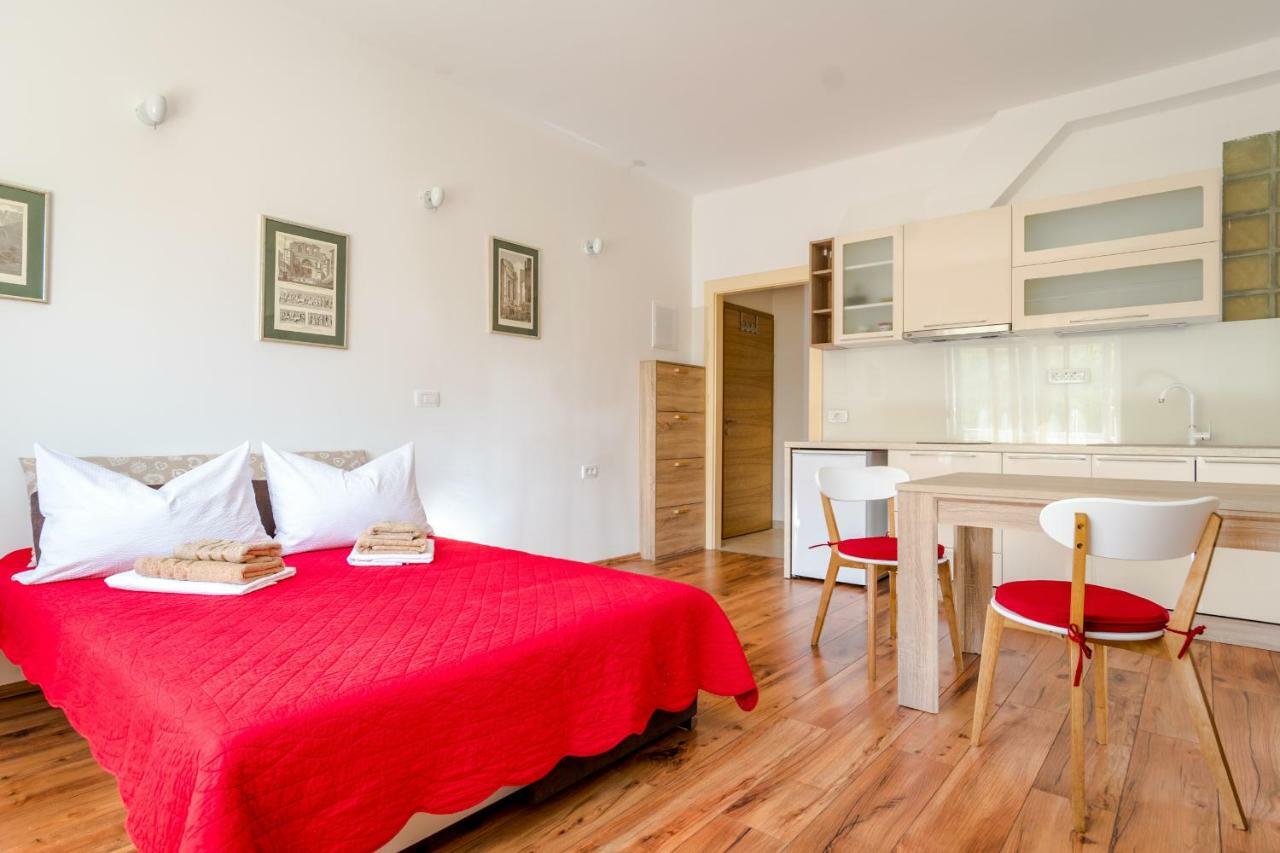Yoe Apartman