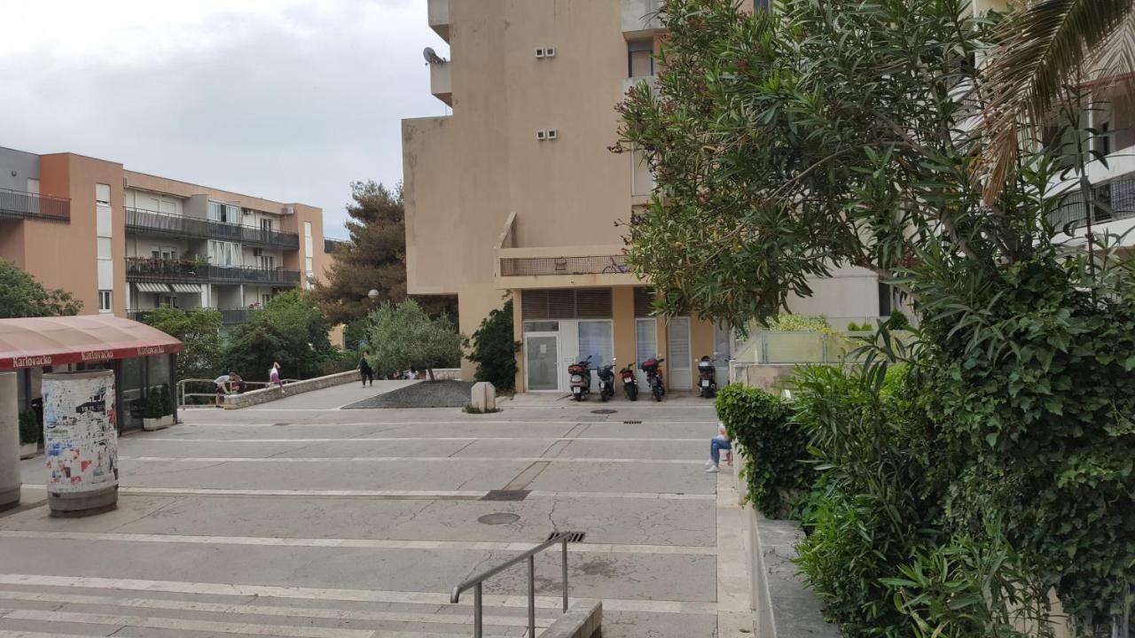 Apartment Dora *