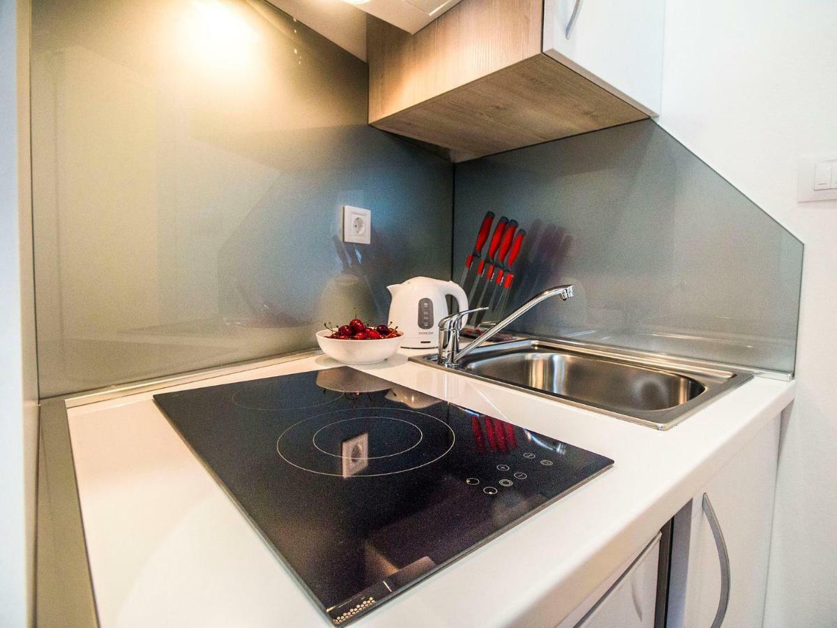 Apartment Idro Directly At The