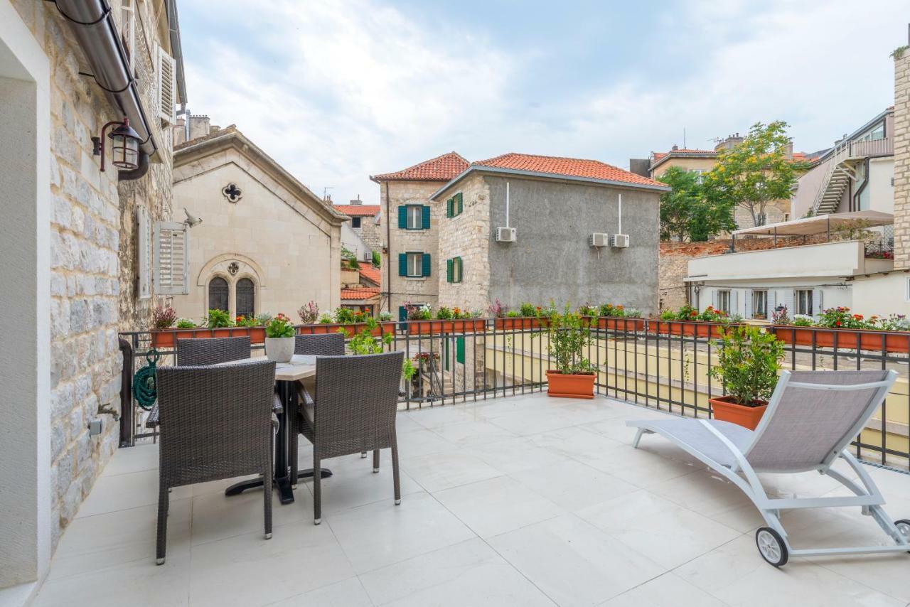 Guest house & Dujam