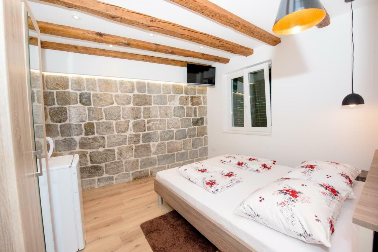 Lucy In Centre Guest house 4*
