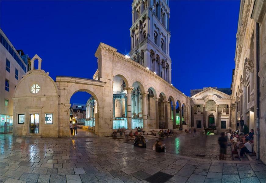 Sandra, With 2 Bathroom, Wi-fi, Private Parking * Split