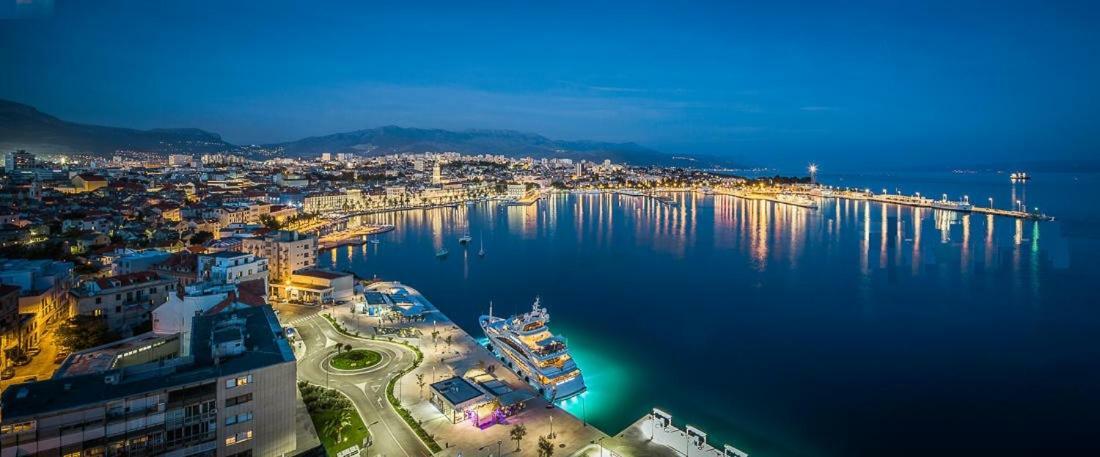 Apartment Sandra, With 2 Bathroom, Wi-fi, Private Parking *