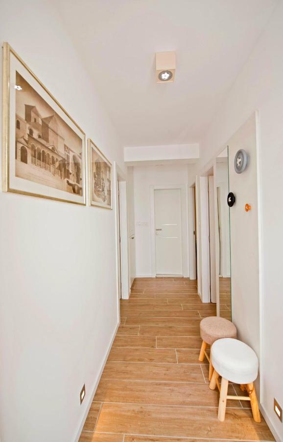 Luxury Dvor Apartment