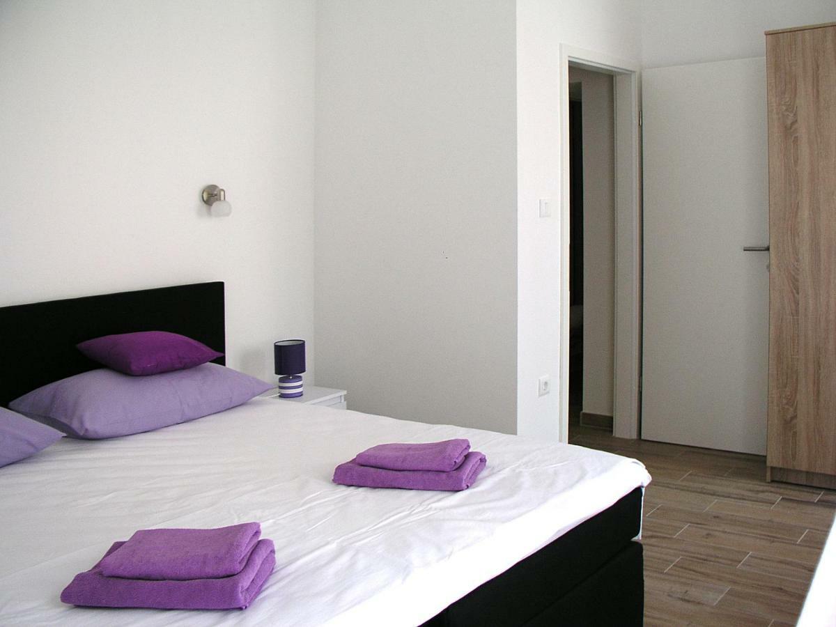 Klara I Gracia Apartment *