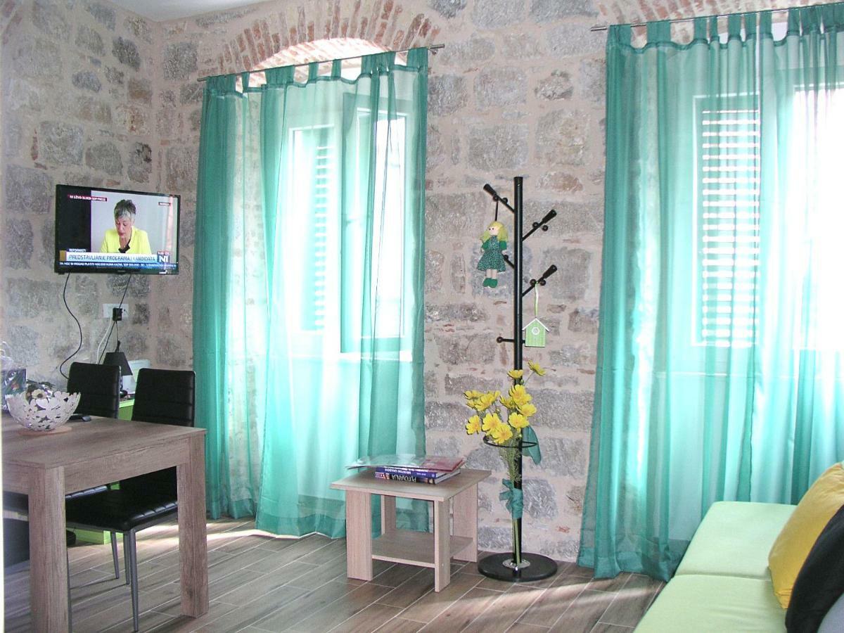 Klara I Gracia Apartment *